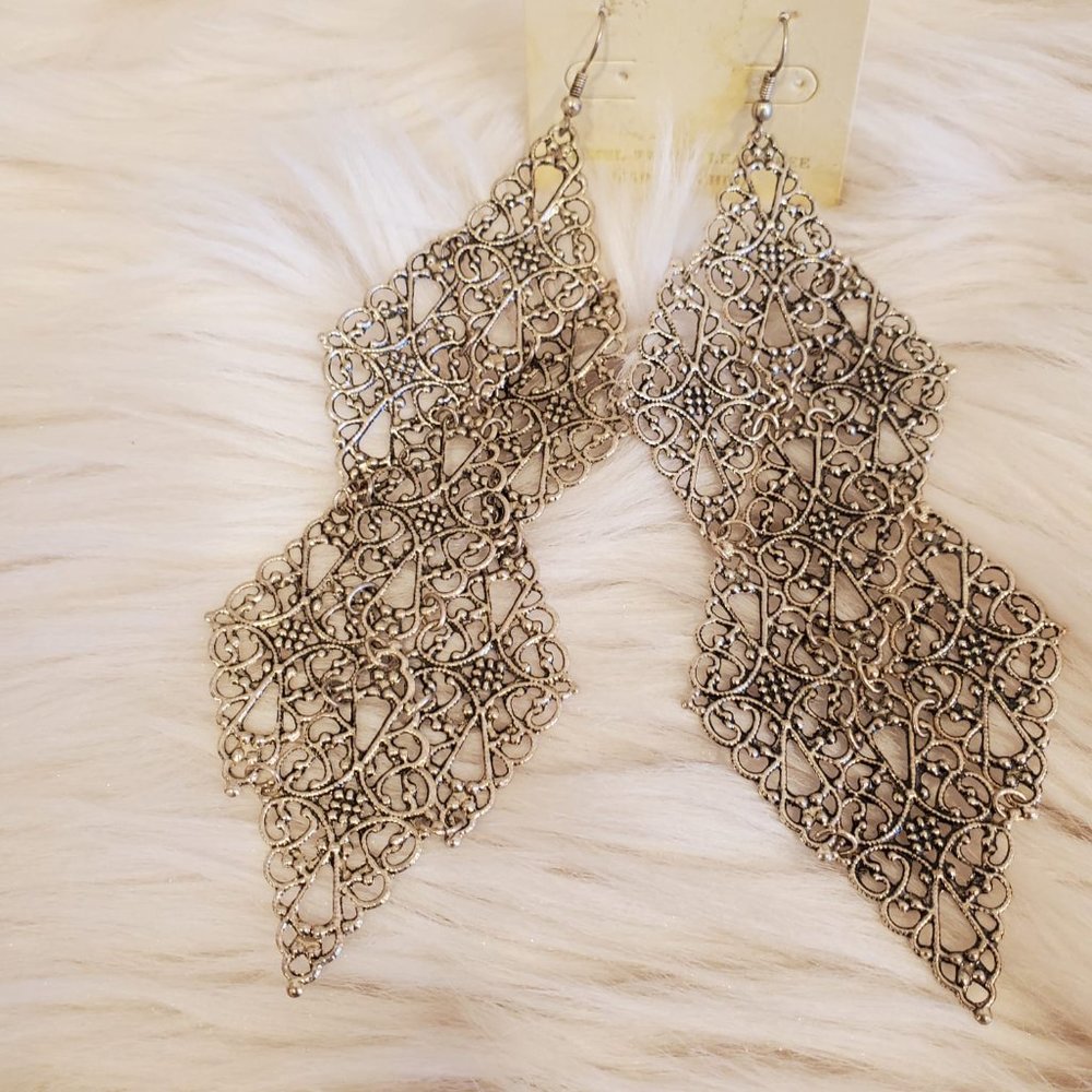 INTRICATE PEWTER HANGING EARRINGS